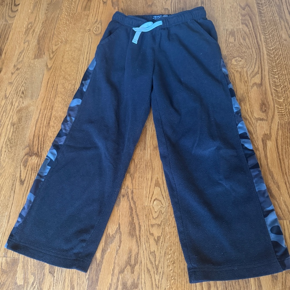 Old Navy Boys Black Jogger-Style Pants – Size Medium